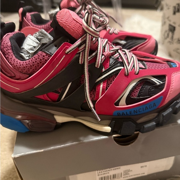 100% authentic BALENCIAGA track sneakers size 37 - Picture 6 of 8